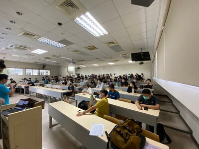 [2022-Oct-05] Getting ML Models to Production using MLOps: A Machine Learning Engineer's Perspective圖片