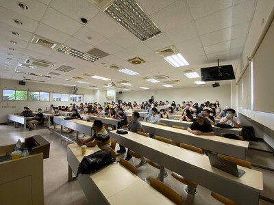 [2022-Oct-05] Getting ML Models to Production using MLOps: A Machine Learning Engineer's Perspective圖片